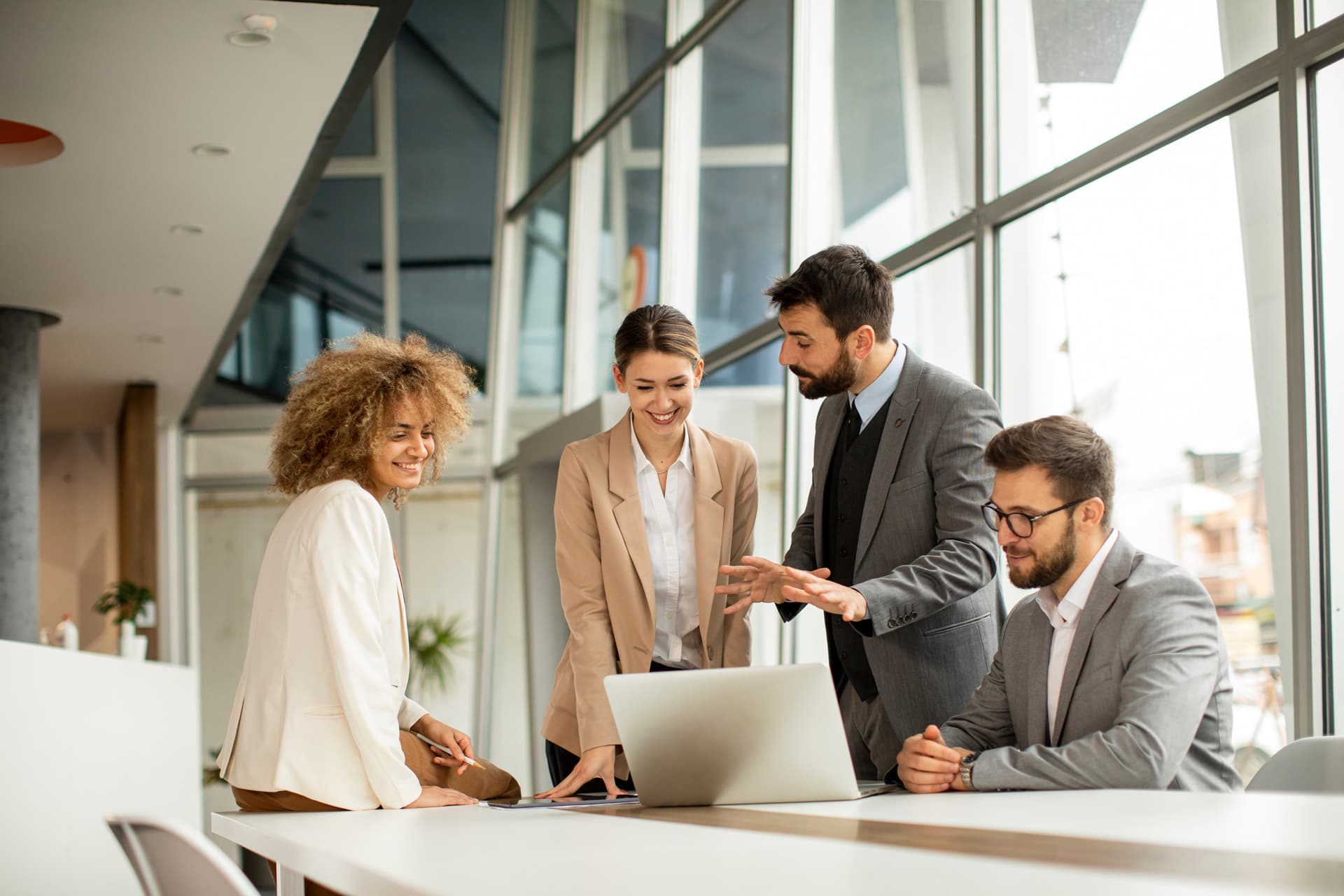 Fachkräftemangel in der IT? Headhunter IT bieten Lösungen