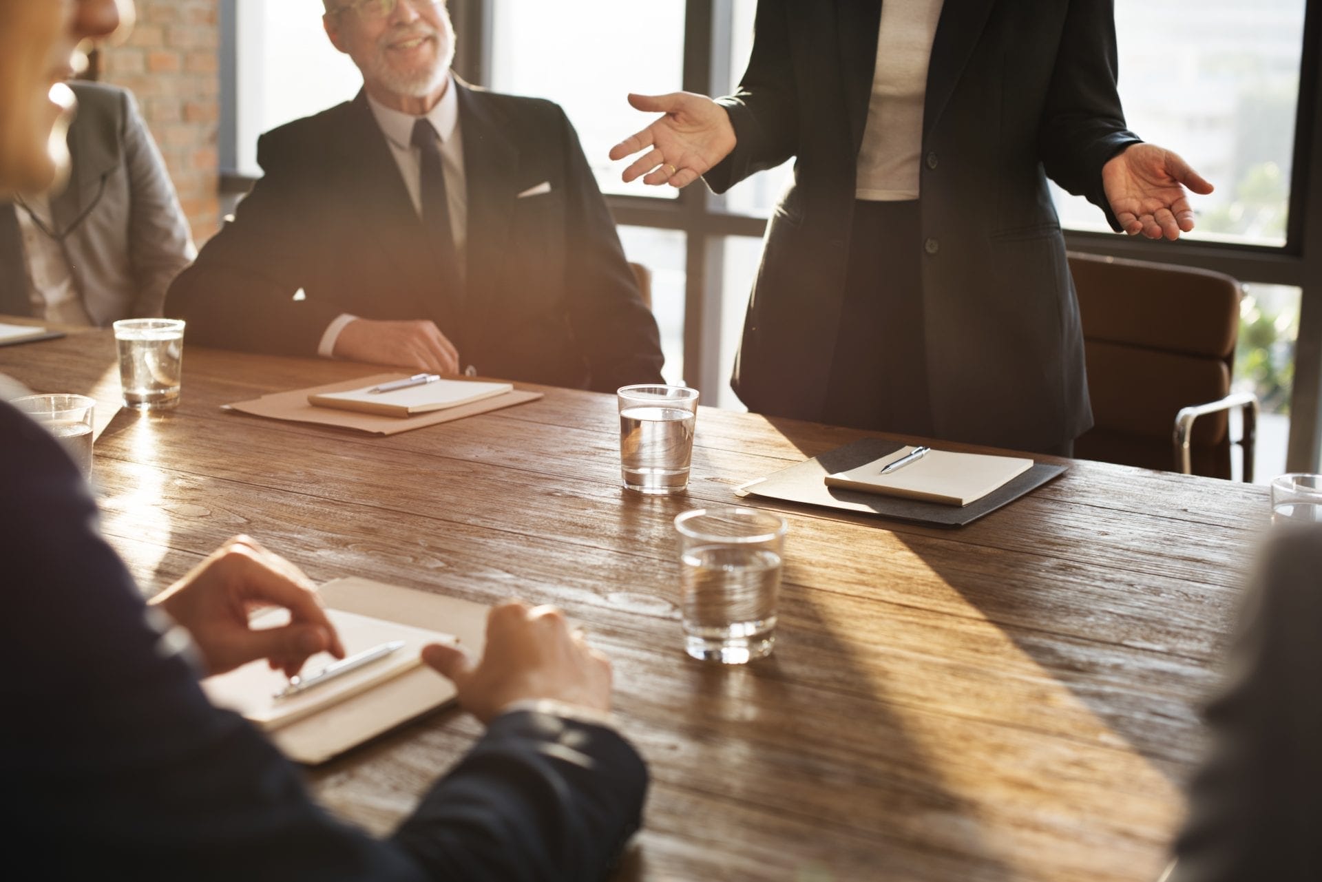So unterstützt Headhunter Magdeburg Unternehmen bei der Talentsuche