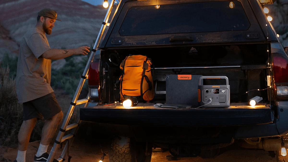 Wie funktioniert ein Solargenerator unter der Sonne? Einblick in den Jackery Solargenerator 300 Plus