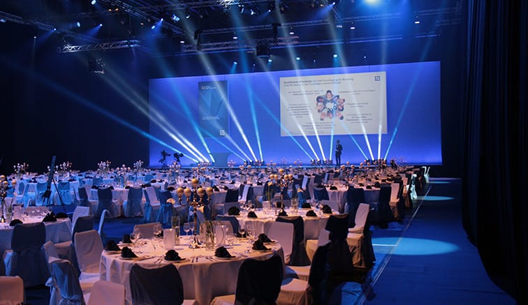 After-Work-Momente, die Berlin bewegen, als Teamevent und exklusiv für geschlossene Guppen für 20 bis 120 Personen in der Eventlocation Vivont Berlin